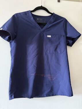 FIGS XS Navy Catarina 1 pocket scrub top style #fw1000 RN#142256 po#2256